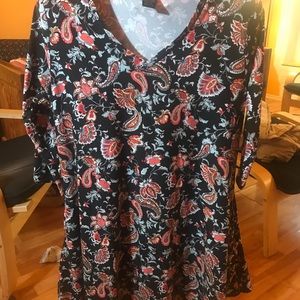 It Has Pockets! Lildy XL Paisley Tunic